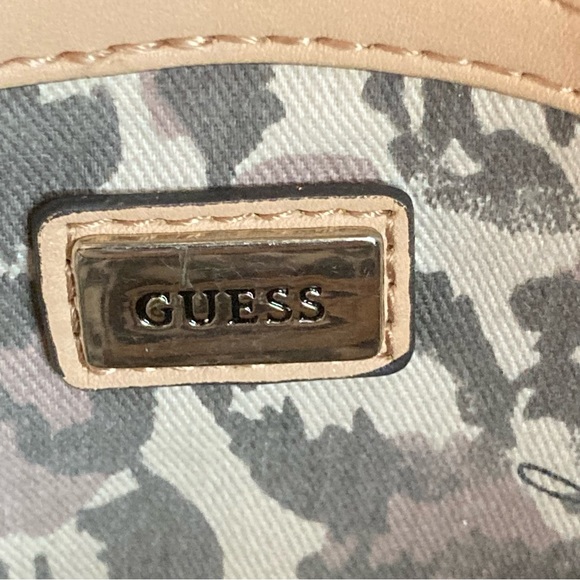 Guess crossbody/shoulder/ handbag maroon red - Picture 14 of 15